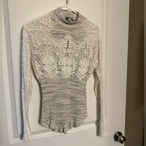 VENUS Lace Detail Long Sleeve Top Women’s White and Gray Size Medium